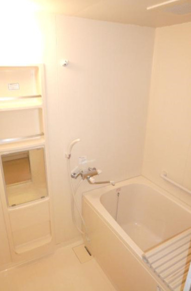 ステラコート弐番館の浴室|日々の疲れを癒すお風呂付です
