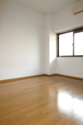 【居間・リビング】 | ステラコート弐番館 | 使いやすいリビングです