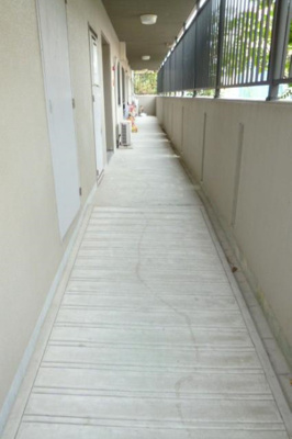 【バルコニー】 | ステラコート弐番館 | 外からの目が気にならないバルコニーで洗濯物が干せます