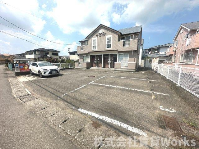 ルシェルブルーの駐車場|車をお持ちの方に嬉しい駐車場付きの物件です