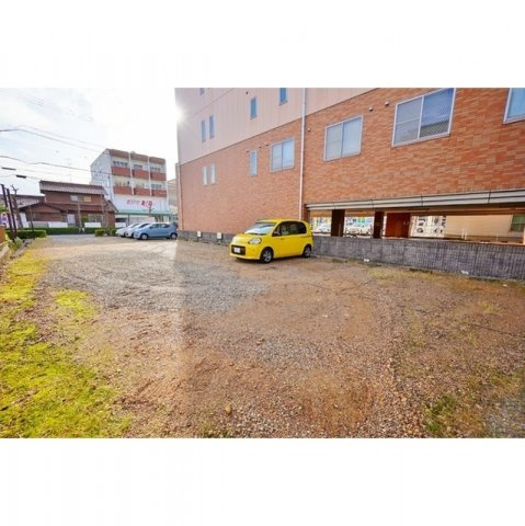 岐阜市領下６丁目の駐車場の外観