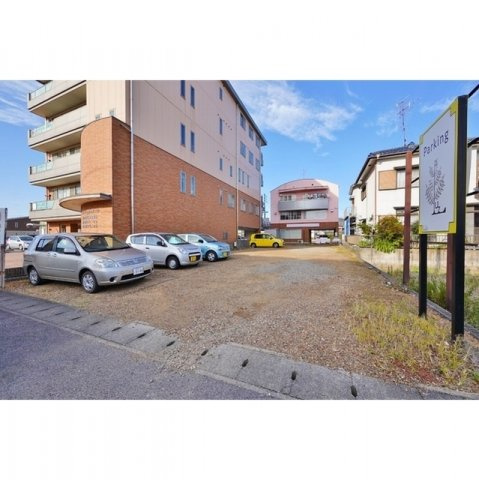 岐阜市領下６丁目の駐車場の外観