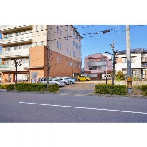 岐阜市領下６丁目の駐車場の外観