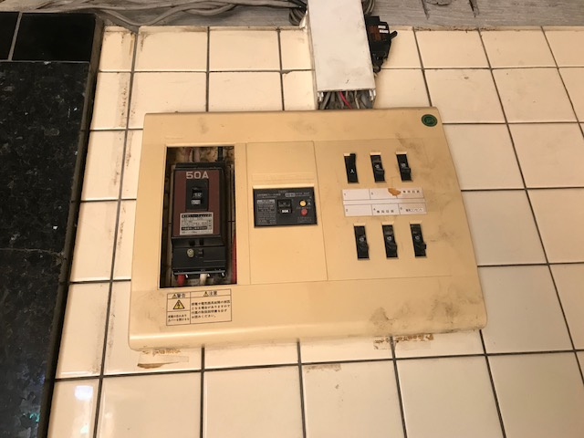 世田谷区松原１丁目の店舗一部