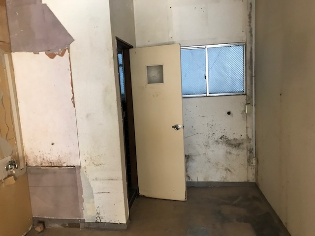 世田谷区松原１丁目の店舗一部