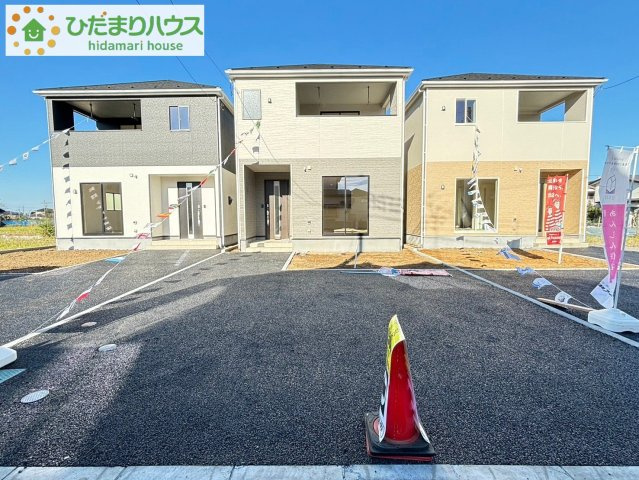 鴻巣市松原　第10　新築一戸建て　クレイドルガーデン　02の駐車場|並列2台で駐車可能です！