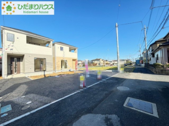 鴻巣市松原　第10　新築一戸建て　クレイドルガーデン　02の前面道路含む現地写真|広いので車の出入りもしやすい！