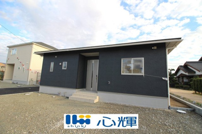 【外観】 | クレイドルガーデン防府市勝間 第３ (４号棟） | 現地(2024年12月2日撮影)
外構工事中です。