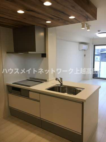 マストテラス上越春日野 Ｂのキッチン|対面キッチン（IHクッキングヒーター付）