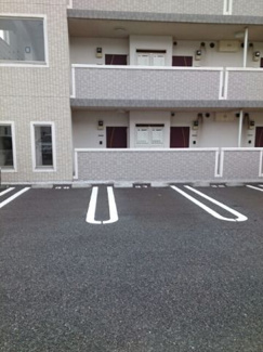 【駐車場】