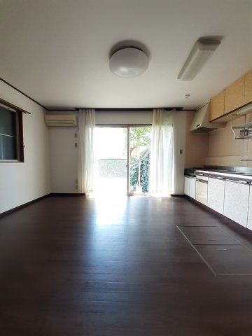 テラスコート野口の居間・リビング|ゆったり過ごせる居間です