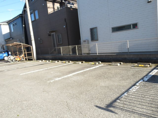 メゾン志藤Aの駐車場