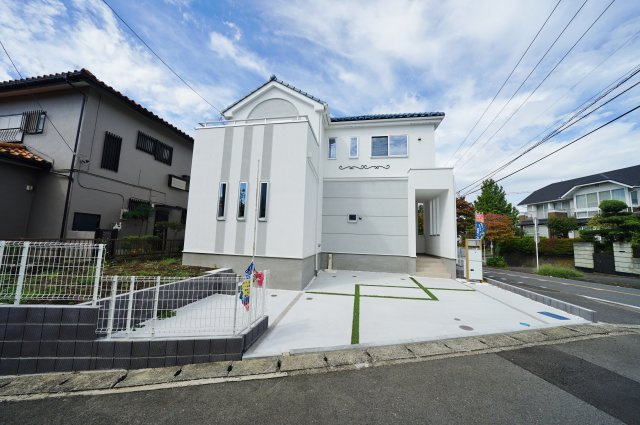 【横浜市旭区上白根2丁目33-13新築戸建て】★仲介手数料無料★（上白根小学校・上白根北中学校）の外観