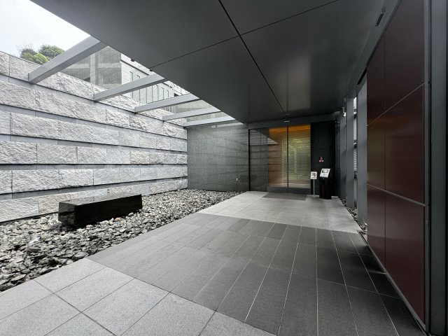 東京ツインパークスレフトウィングのエントランス