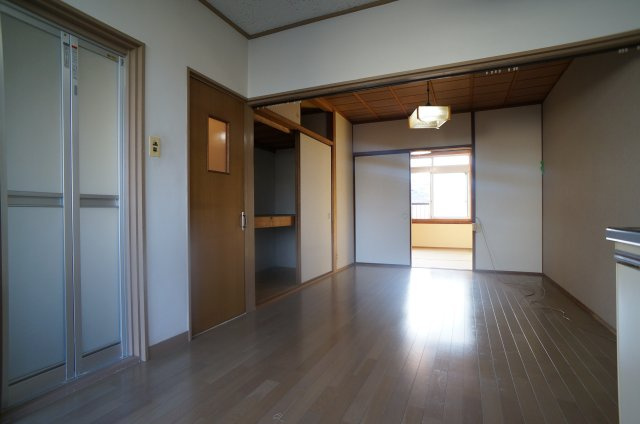 三和マンションの居間・リビング