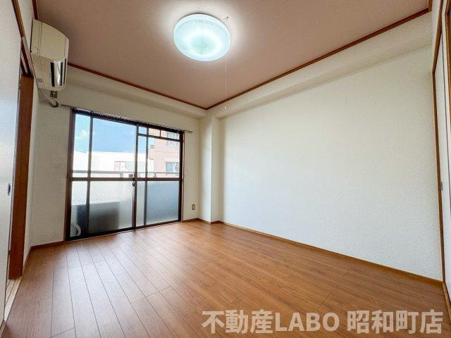 ミタカホーム８番の居間・リビング