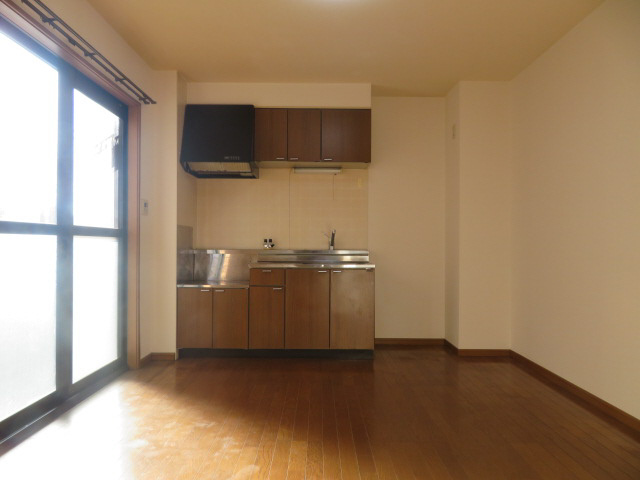 ジュネス香呂の居間・リビング