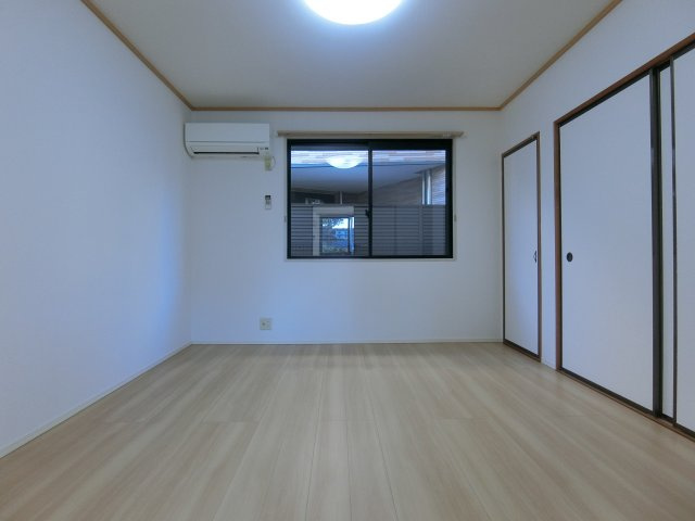 グッドワンの洋室