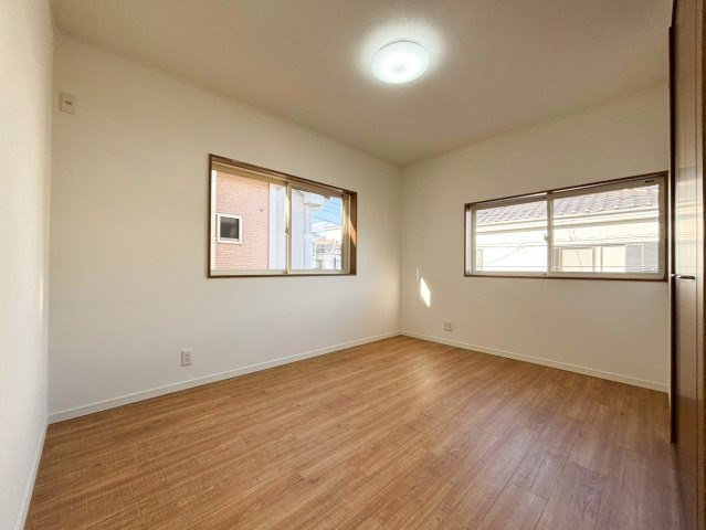 三郷市　早稲田6丁目　中古戸建の洋室|スタンダードな洋室です