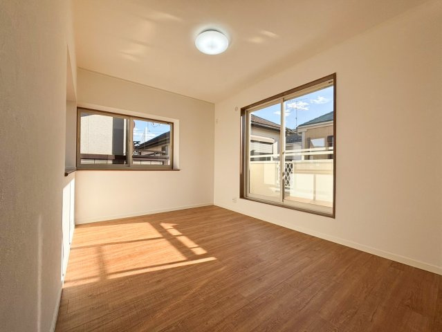 三郷市　早稲田6丁目　中古戸建の洋室|ゆったりした洋室です