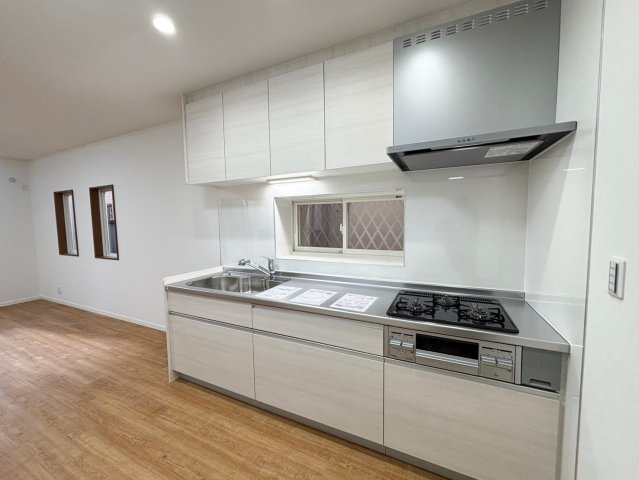 三郷市　早稲田6丁目　中古戸建のキッチン|お料理しやすいキッチンです