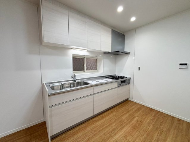 三郷市　早稲田6丁目　中古戸建のキッチン|コンパクトなキッチンで掃除もラクラク