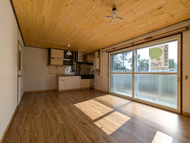 オーシャンビュー浦見の居間・リビング