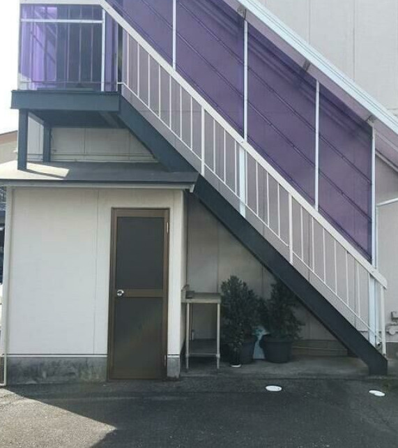 湖南市石部中央１丁目の事務所の外観