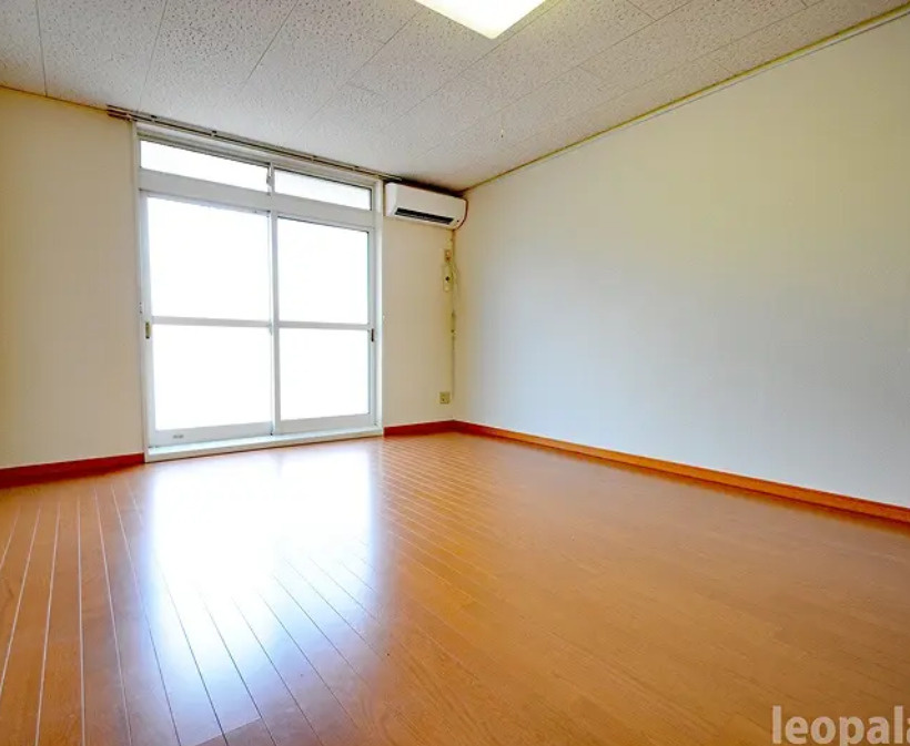 レオパレスFUJISAKIの寝室