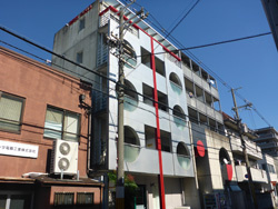 レッドボールコート上鳥羽