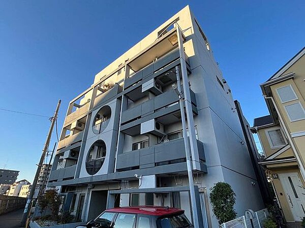 横浜市西区南浅間町の一棟マンションの外観