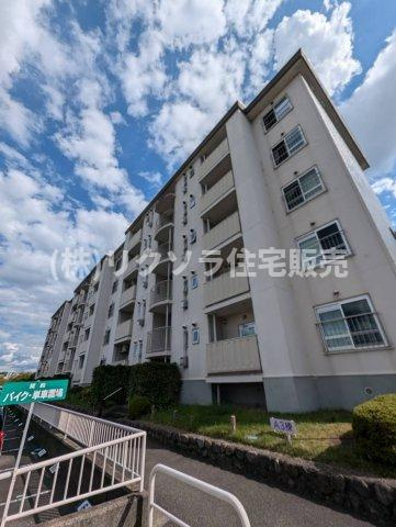 藤阪ハイツA3棟の外観|新しい生活にいかがでしょうか？外観はお住まいの顔になります。こだわりたいポイントですね。水回りリフォームやリノベーションも承ってます。
■現地見学・資金計画相談・住宅ローン相談もお問合せ受付中■