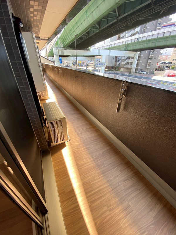 プレサンス兵庫ヴィアーレのバルコニー