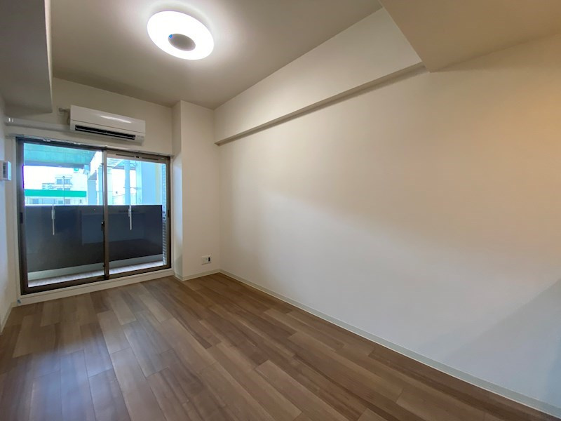 プレサンス兵庫ヴィアーレの居間・リビング