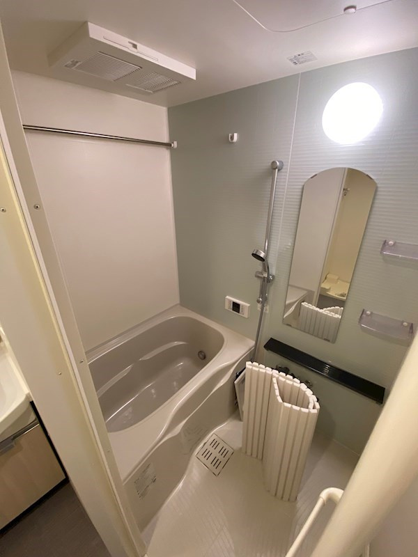 プレサンス兵庫ヴィアーレの浴室