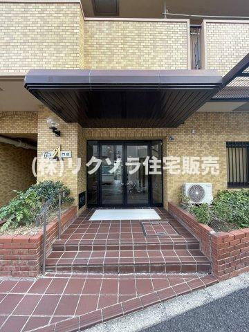 グラン・ドムール門真のエントランス|エントランス
■物件内覧・資金計画相談・住宅ローン相談、リフォーム相談、お問合せ受付中■
※当日・翌日のご内覧、ご相談はお電話でのお問合せがスムーズです！