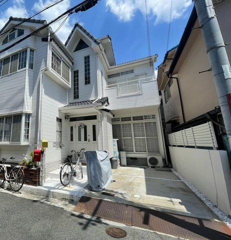 招提南町1丁目　中古一戸建ての前面道路含む現地写真|前面道路含む現地写真■物件内覧・資金計画相談・住宅ローン相談、リフォーム相談、お問合せ受付中■
※当日・翌日のご内覧、ご相談はお電話でのお問合せがスムーズです！