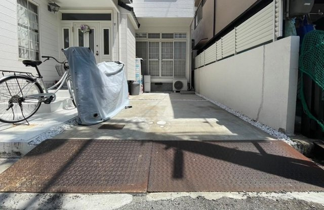 招提南町1丁目　中古一戸建ての駐車場|駐車スペース■物件内覧・資金計画相談・住宅ローン相談、リフォーム相談、お問合せ受付中■
※当日・翌日のご内覧、ご相談はお電話でのお問合せがスムーズです！