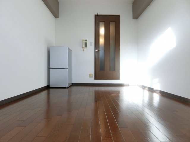 グリンヒルズの居間・リビング|同物件別部屋イメージ写真