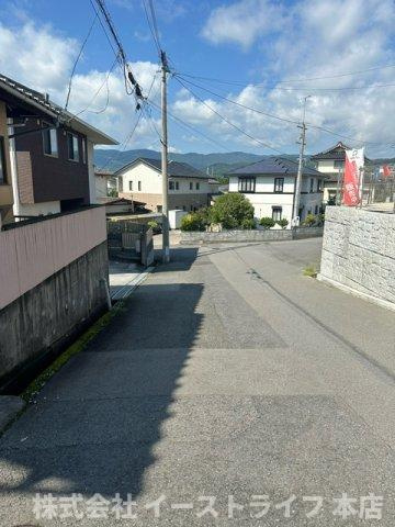 【新築戸建】内郷宮町第4※子育て支援最大80万円※の前面道路含む現地写真|東側接道