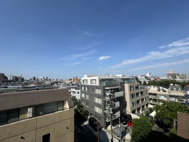 ナビウスオペラ通りの展望|前建てがなく、開放的な眺望