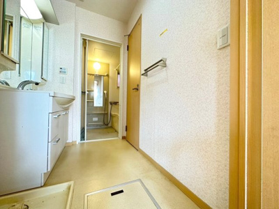 【洗面所】 | 豊中市春日町4丁目貸家