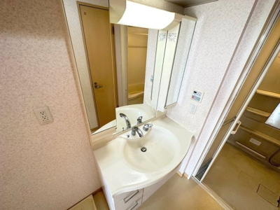【独立洗面台】 | 豊中市春日町4丁目貸家