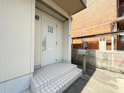 【玄関】 | 豊中市春日町4丁目貸家