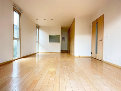 【居間・リビング】 | 豊中市春日町4丁目貸家