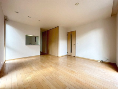 【居間・リビング】 | 豊中市春日町4丁目貸家