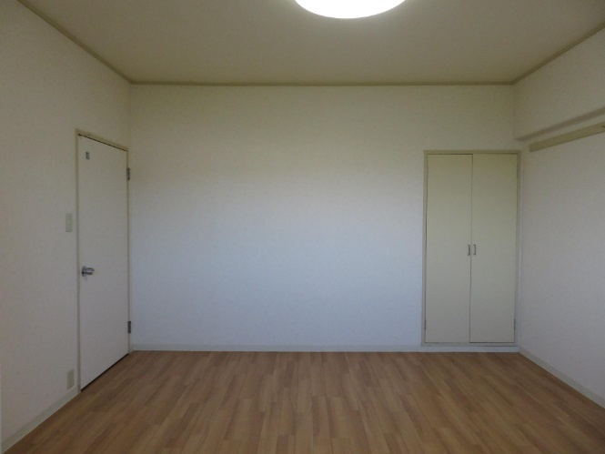 鴨部　鏡川コーポ 　Ａ棟の洋室|北側　7.0帖