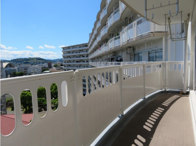 鴨部　鏡川コーポ 　Ａ棟のバルコニー