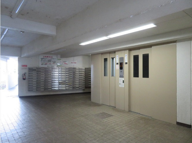 鴨部　鏡川コーポ 　Ａ棟のエントランス