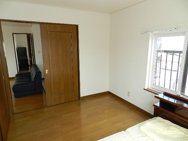 登別市中央町4丁目2-16戸建の居間・リビング